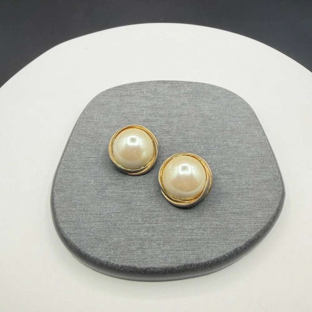 Chunky Cream Pearl Clip On Earrings Gold & Silver Tone Round Statement Fashion
